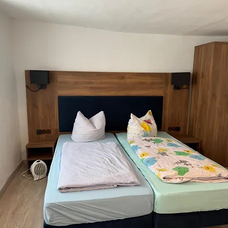 Holiday home Monteurwohnung Memleben Luetzower 12