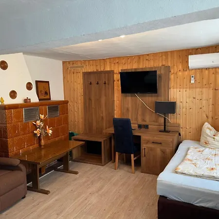 Holiday home Monteurwohnung Memleben Luetzower 12